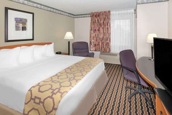  - Baymont Inn & Suites Fort Wayne - I-69, Exit 316