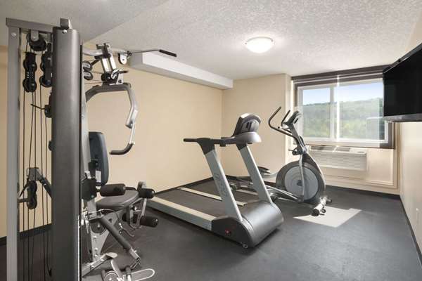 Fitness/ Exercise Room - Days Inn Northwest Calgary
