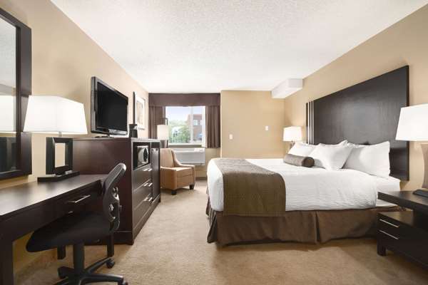  - Days Inn Northwest Calgary