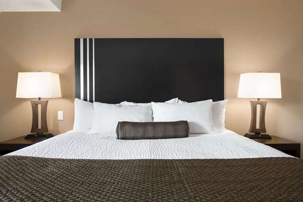  - Days Inn Northwest Calgary
