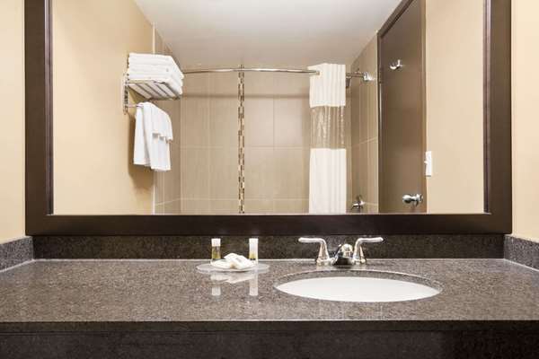  - Days Inn Northwest Calgary