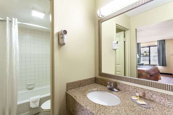  - Days Inn Lebanon - I-40, Exit 238
