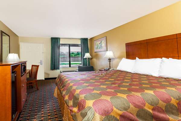  - Days Inn Lebanon - I-40, Exit 238