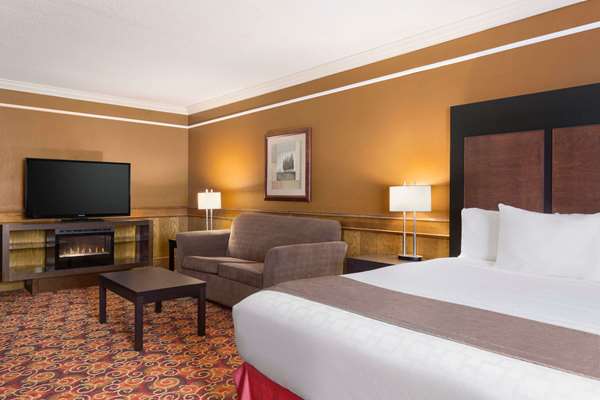 Suite - Travelodge Meadow Lake