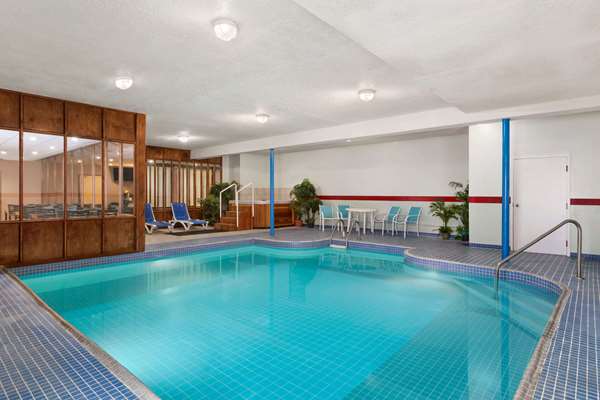 Pool - Travelodge Meadow Lake