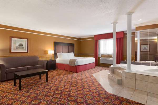 Suite - Travelodge Meadow Lake