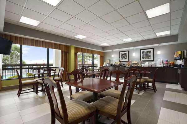  - Super 8 Motel Calhoun - I-75, Exit 312