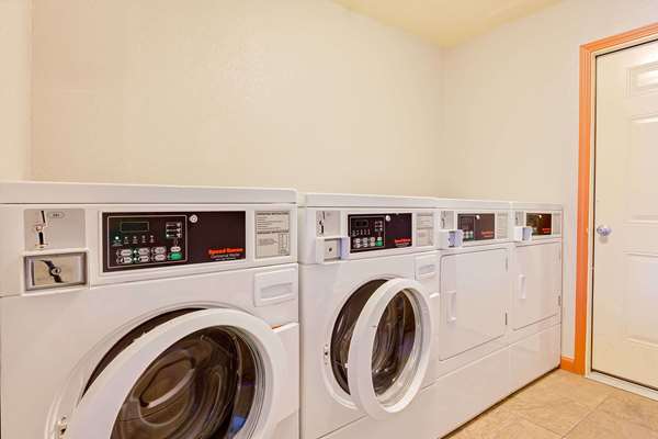 Amenities - Days Inn & Suites Arcata