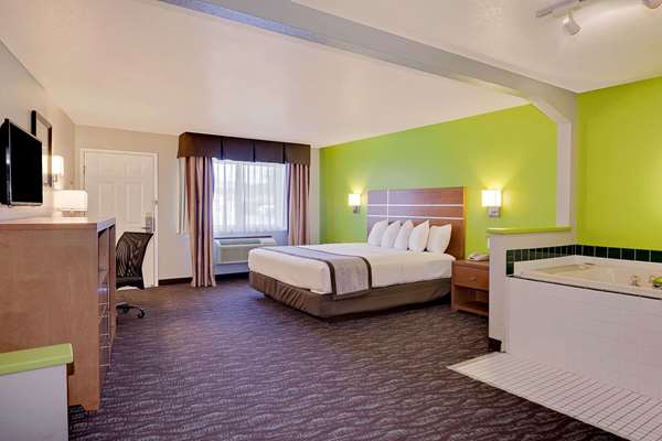 Suite - Days Inn & Suites Arcata