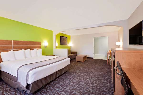 Suite - Days Inn & Suites Arcata