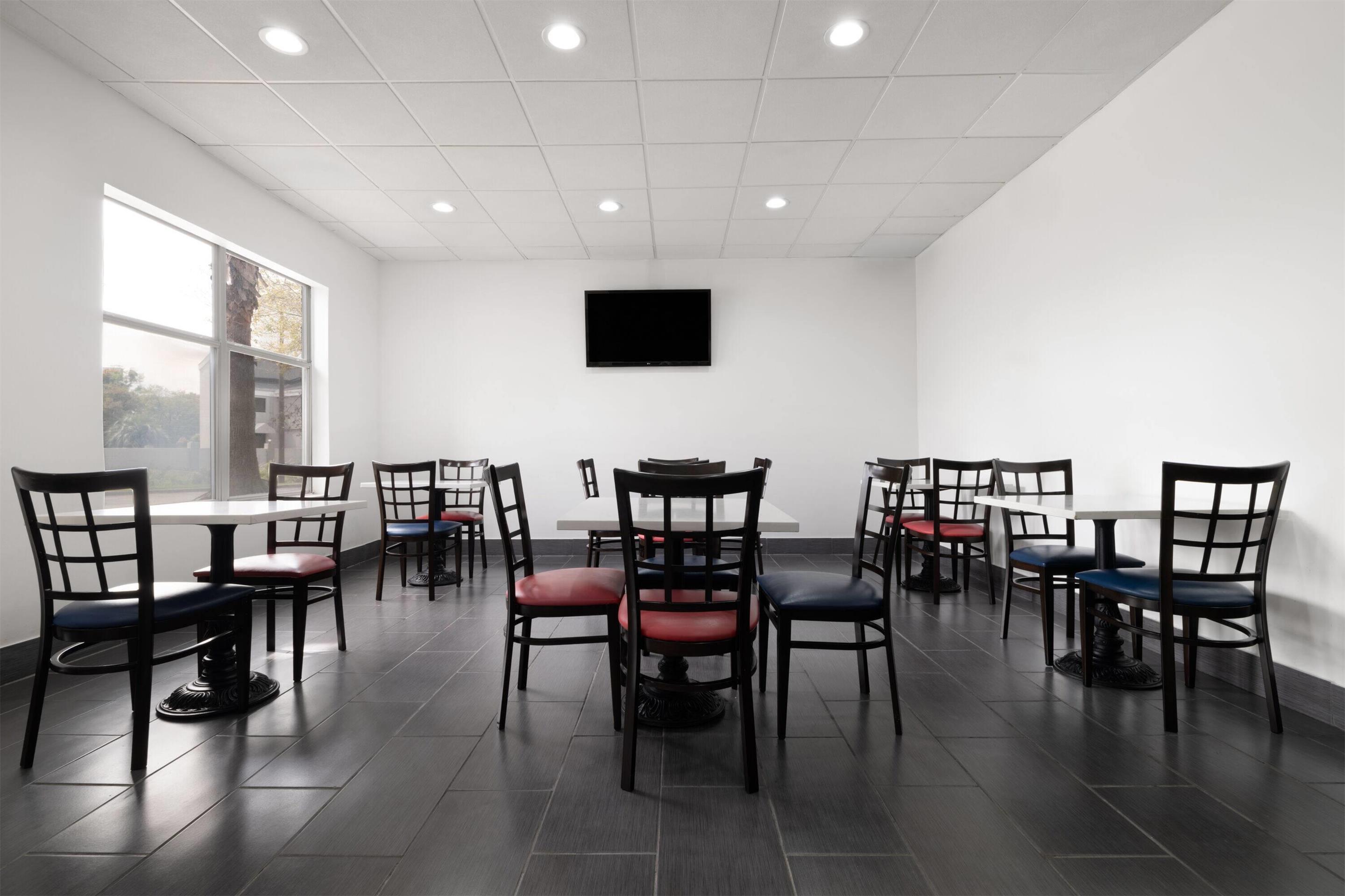 Meeting Room | Wingate by Wyndham Savannah Gateway