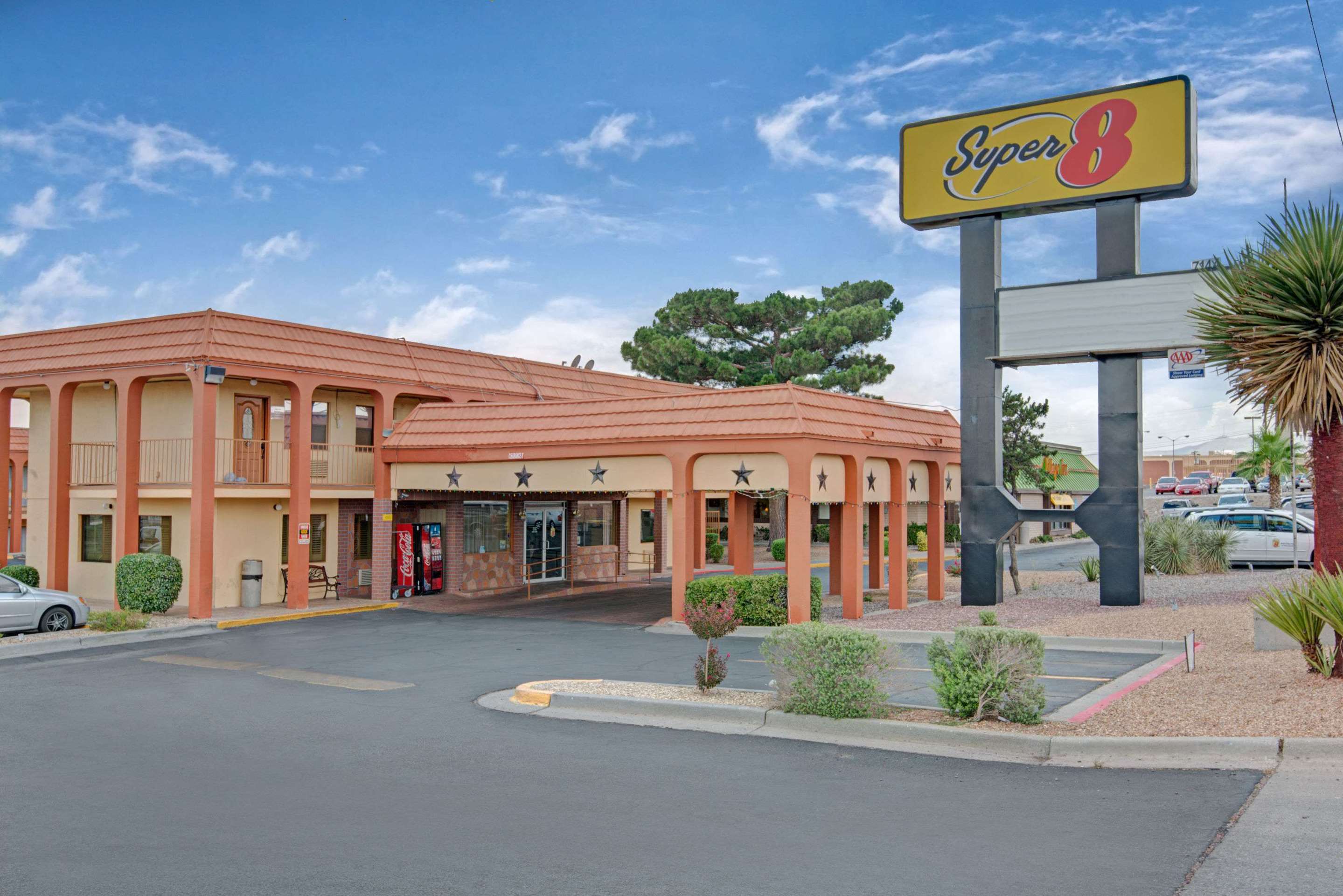 Super 8 El Paso Airport | Super 8 by Wyndham El Paso Airport