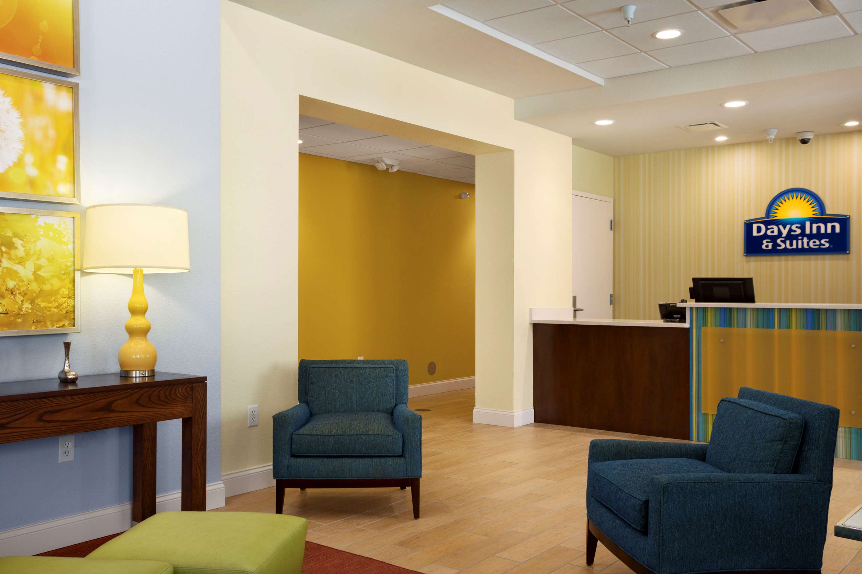 Lobby | Days Inn & Suites by Wyndham Caldwell