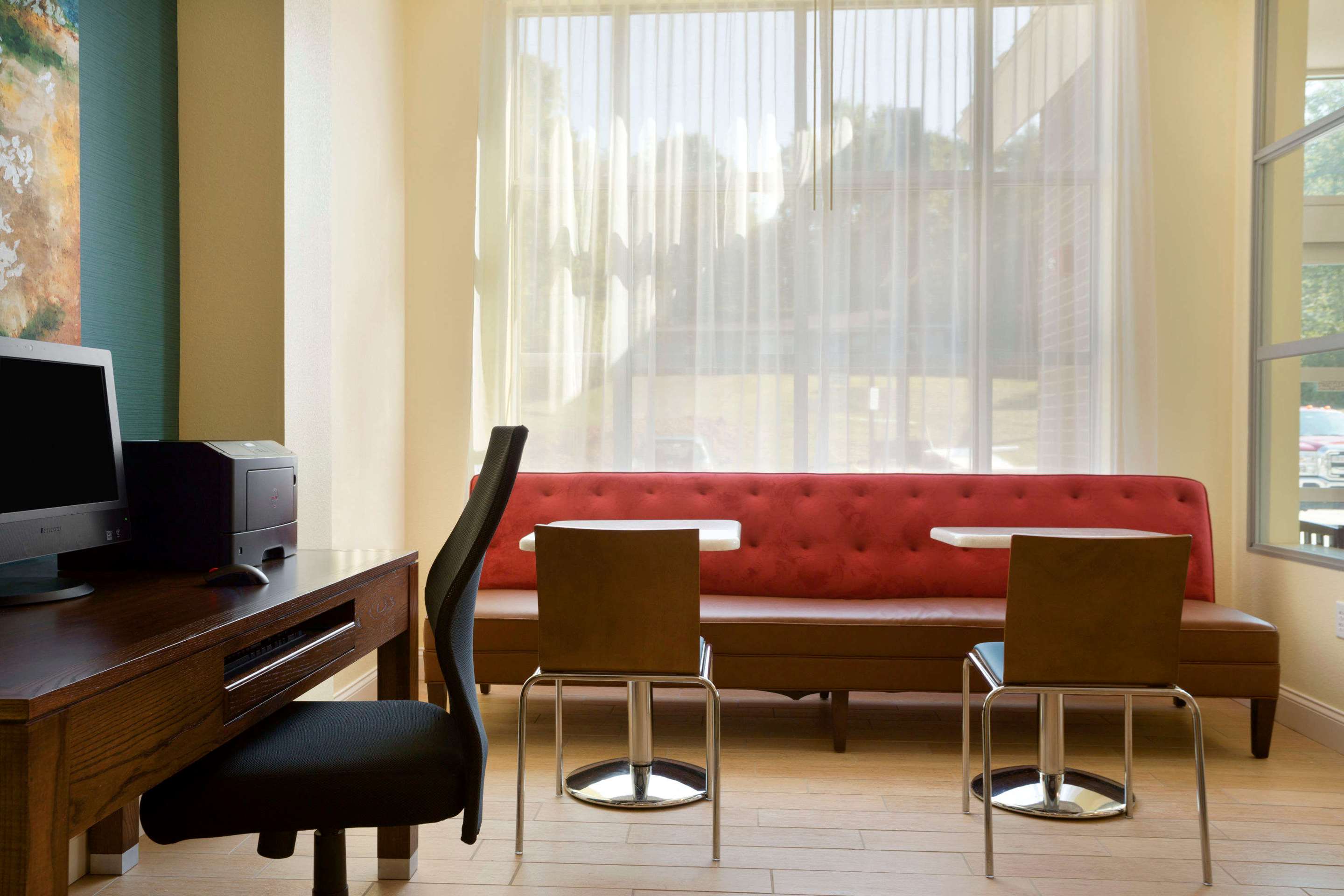 Lobby | Days Inn & Suites by Wyndham Caldwell