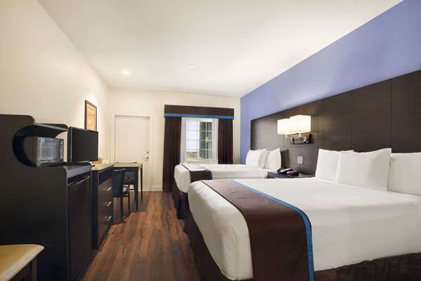 Suite - Days Inn & Suites Galveston
