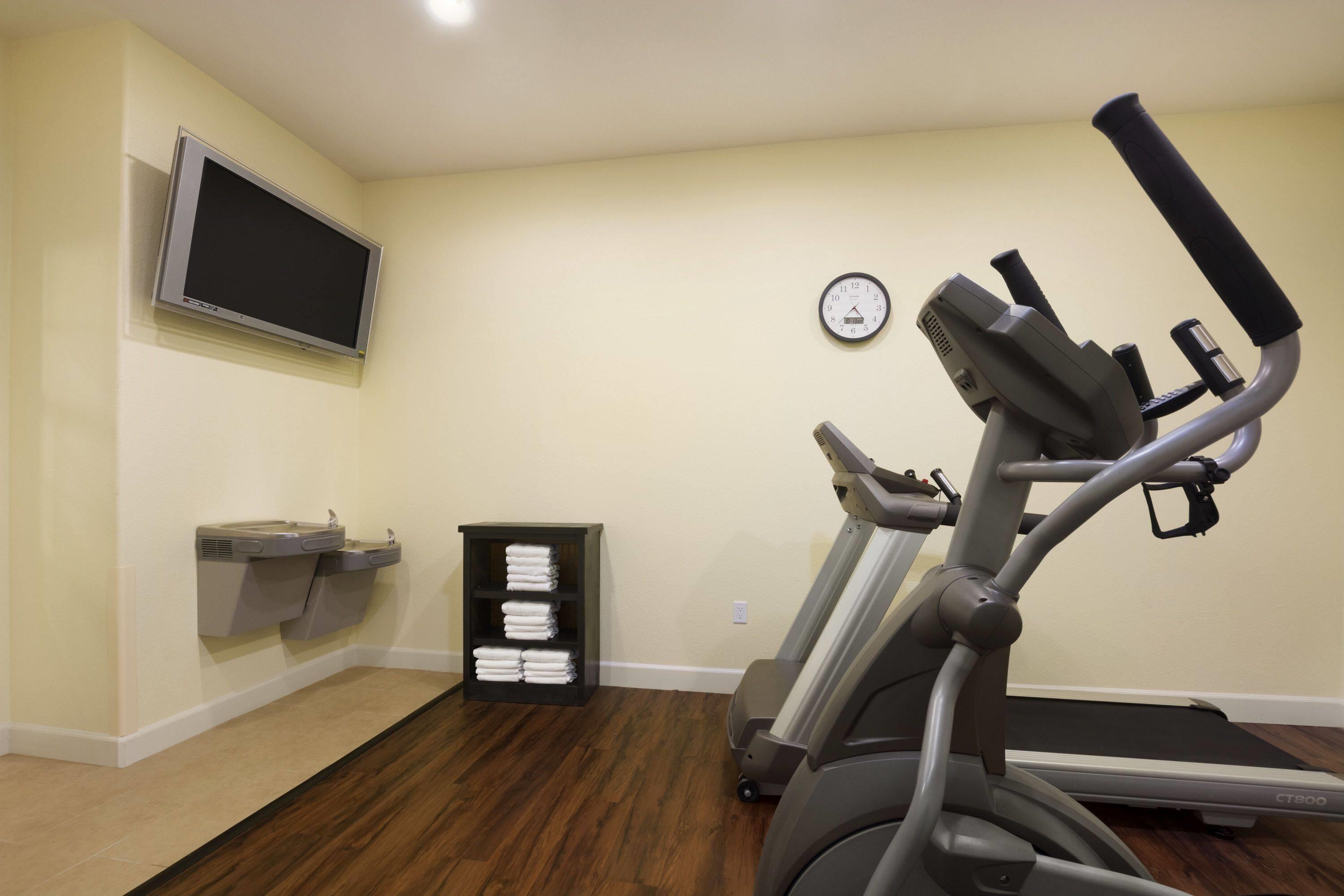Fitness Center | Days Inn & Suites by Wyndham Galveston West/Seawall