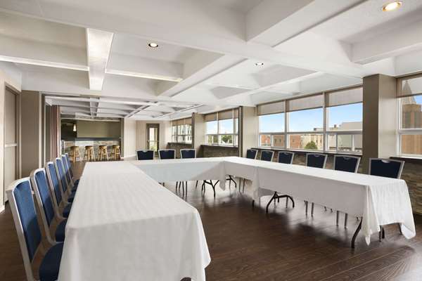  - Days Inn & Suites North Bay