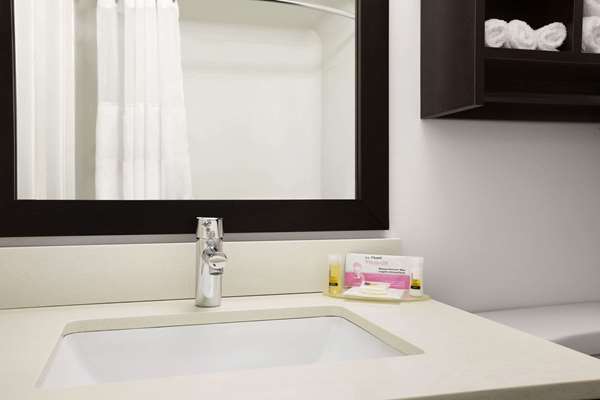  - Days Inn & Suites North Bay