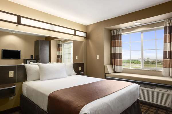  - Microtel Inn by Wyndham Cotulla - I-35, Exit 67