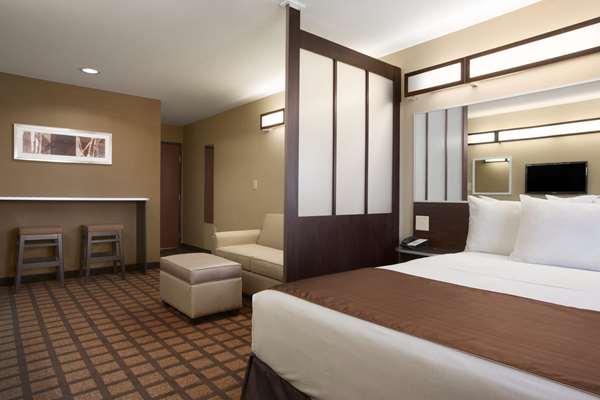 Suite - Microtel Inn by Wyndham Cotulla - I-35, Exit 67