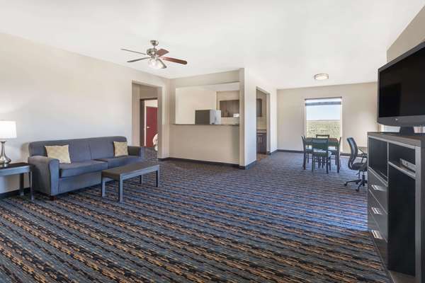 Suite - Days Inn Dilley