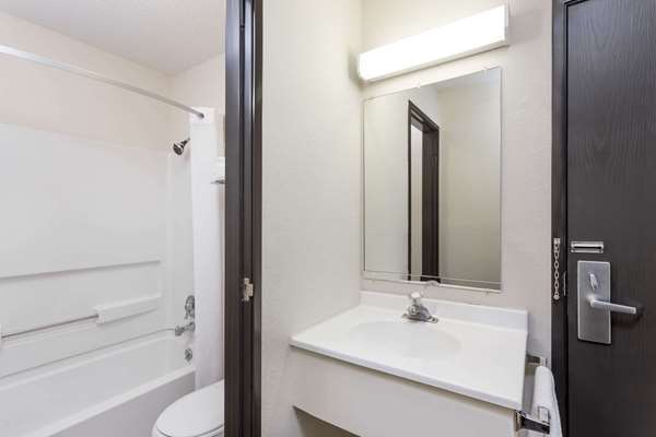  - Days Inn & Suites Kaukauna