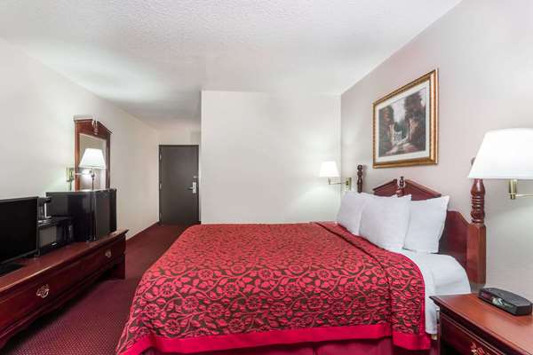  - Days Inn & Suites Kaukauna