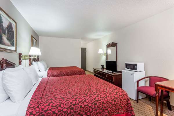  - Days Inn & Suites Kaukauna