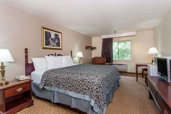  - Days Inn & Suites Kaukauna