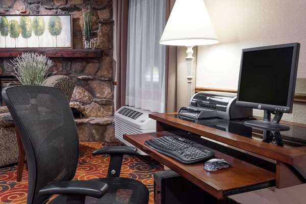 Conference Area - Days Inn & Suites Kaukauna