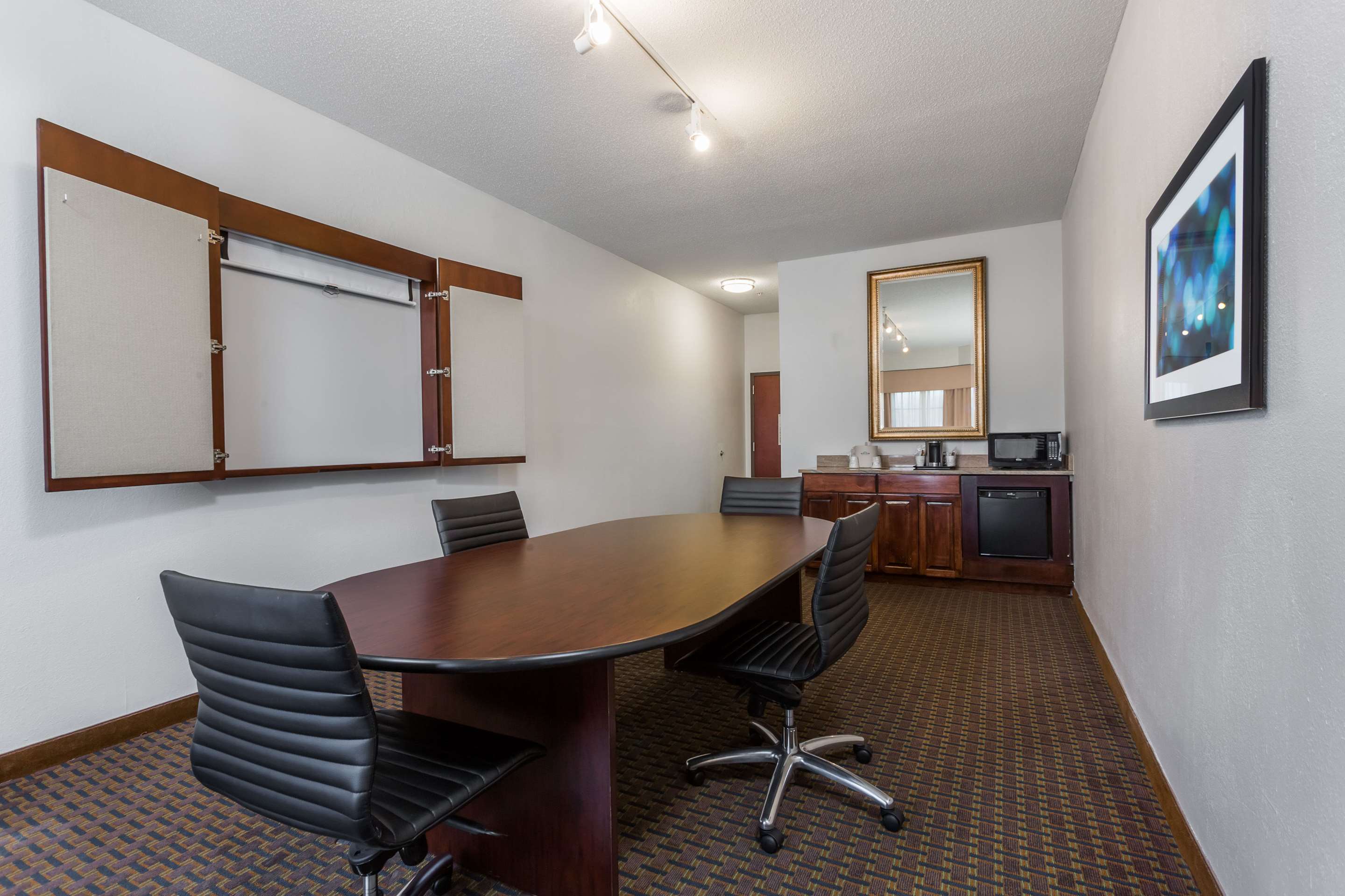 Meeting Room | Wingate by Wyndham High Point