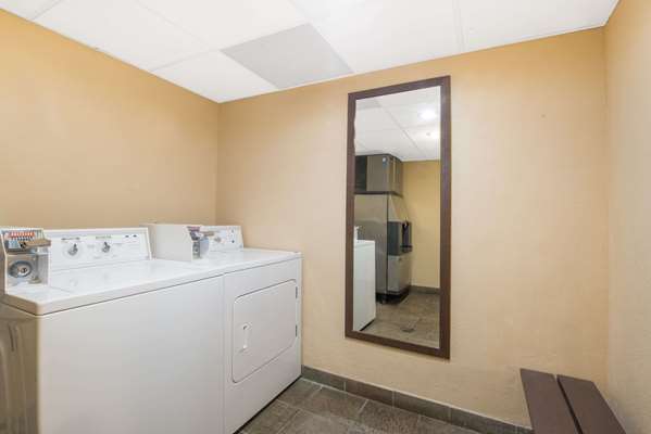 Amenities - Days Inn Duluth - I-35, Exit 259