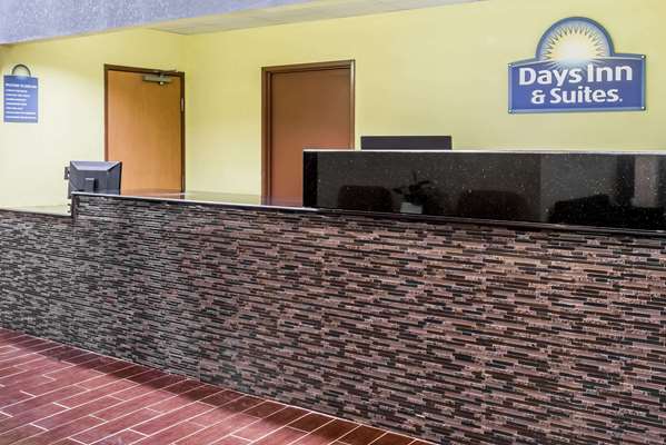  - Days Inn & Suites Casey - I-70, Exit 129