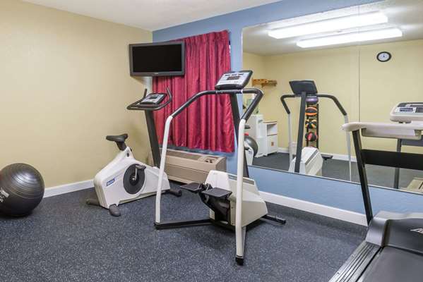 Fitness/ Exercise Room - Days Inn & Suites Casey - I-70, Exit 129