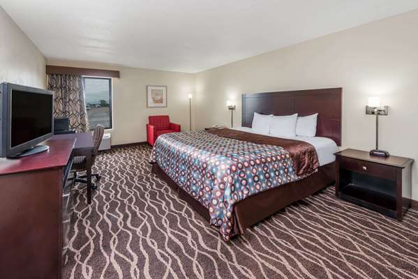  - Days Inn & Suites Casey - I-70, Exit 129
