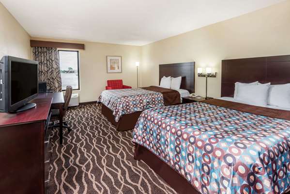  - Days Inn & Suites Casey - I-70, Exit 129