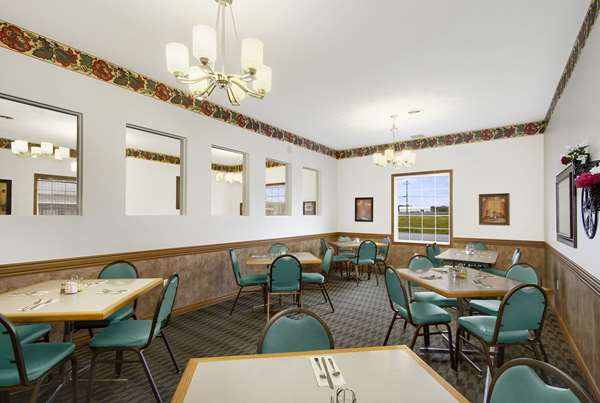  - Knights Inn Woodstock