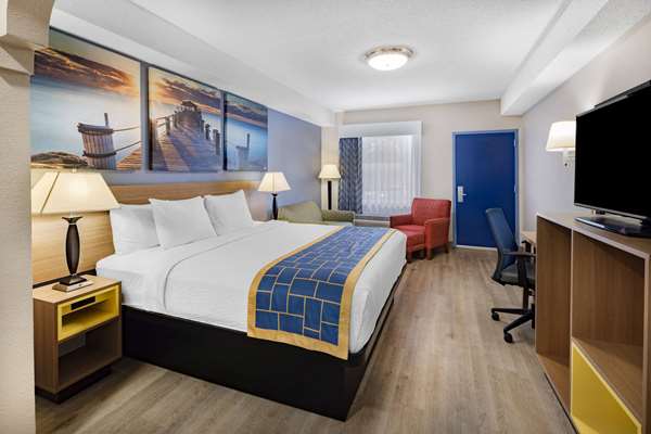 Suite - Days Inn & Suites Midtown Savannah