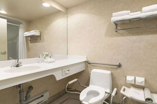  - Travelodge Inn & Suites Spruce Grove