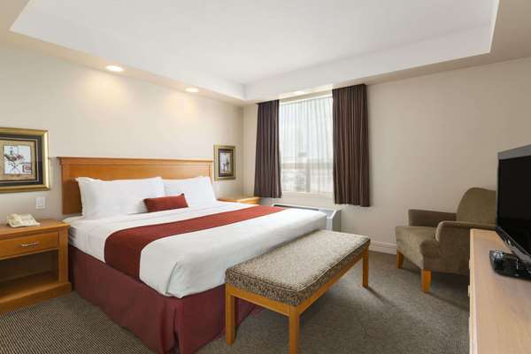 Suite - Travelodge Inn & Suites Spruce Grove