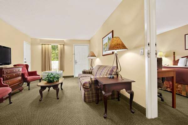 Suite - Baymont Inn & Suites Eufaula