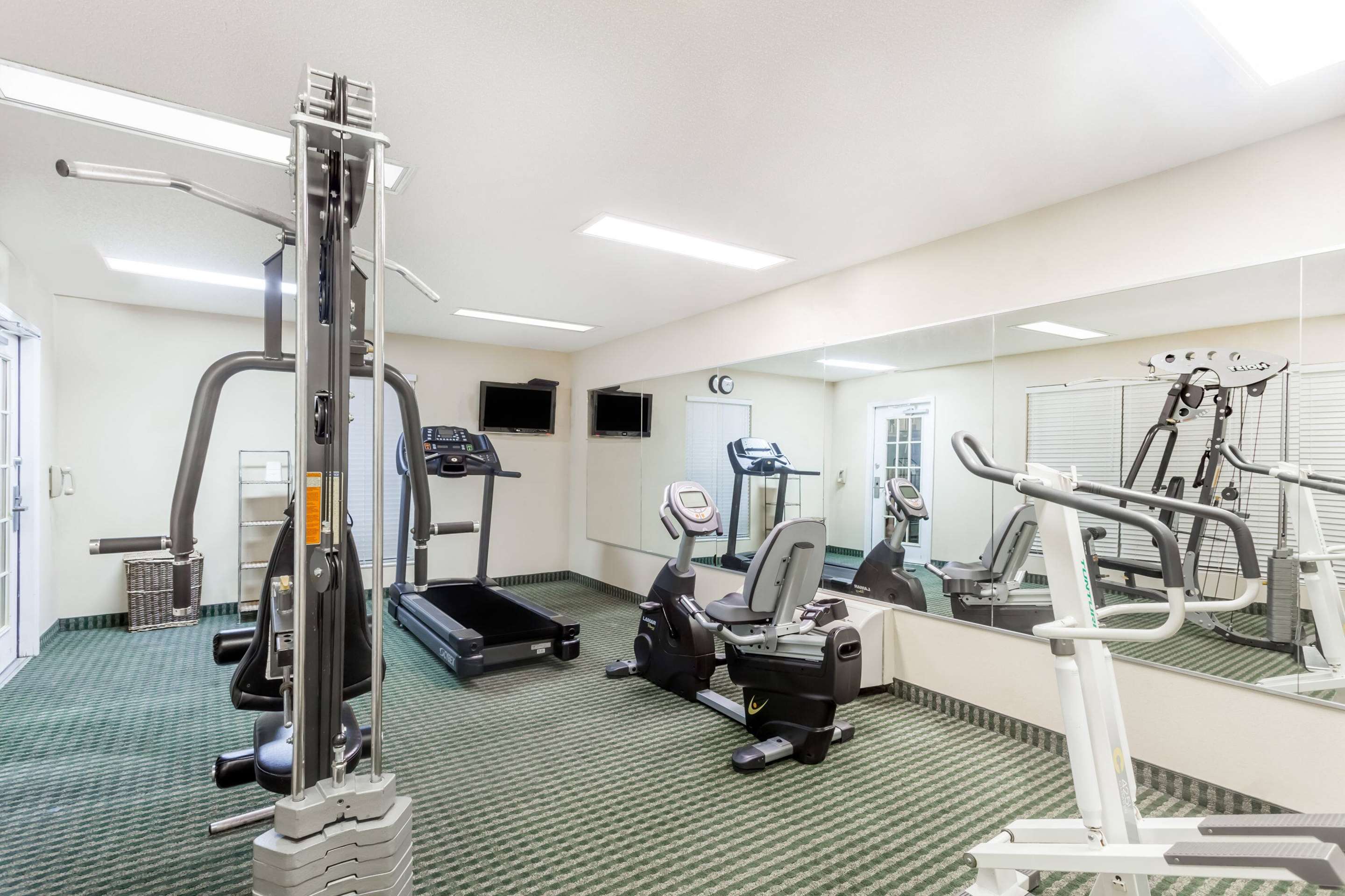 Health club fitness center gym | Baymont by Wyndham Florence/Muscle Shoals