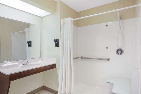  - Baymont Inn & Suites Tuscaloosa - I-20 & I-59, Exit 71