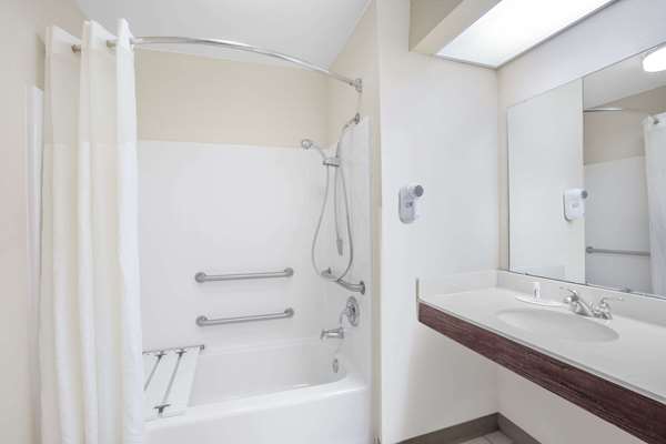  - Baymont Inn & Suites Tuscaloosa - I-20 & I-59, Exit 71