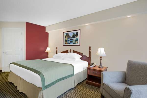  - Baymont Inn & Suites Tuscaloosa - I-20 & I-59, Exit 71