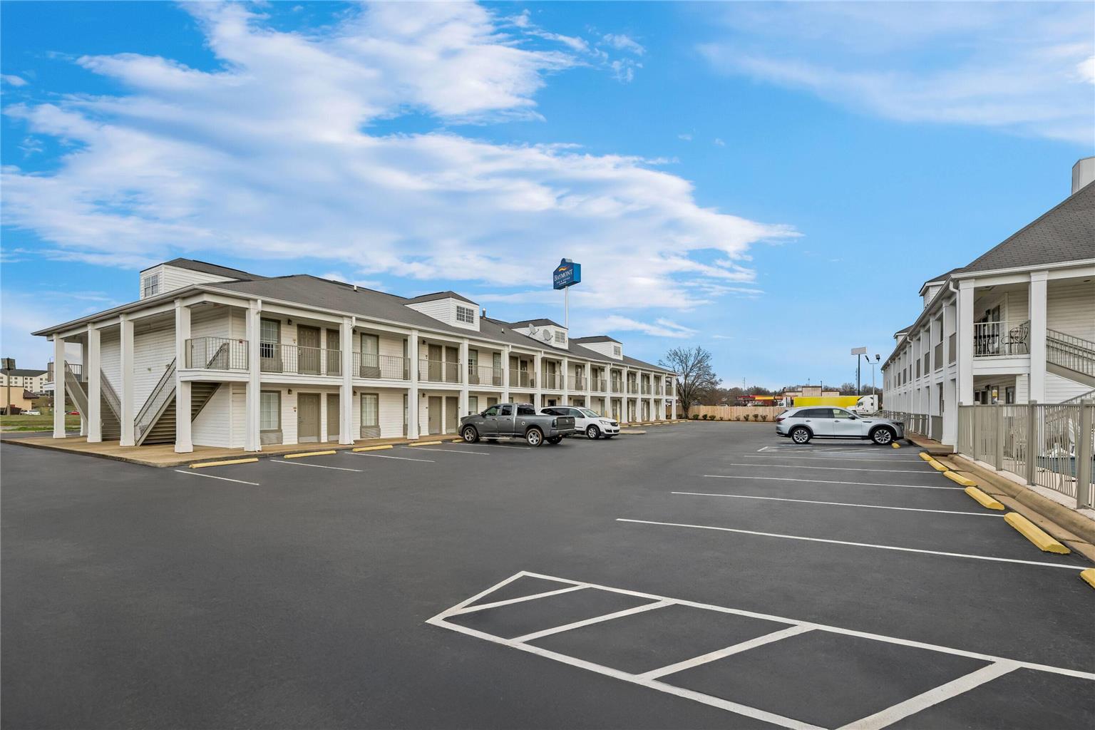 Baymont Inn & Suites Tuscaloosa