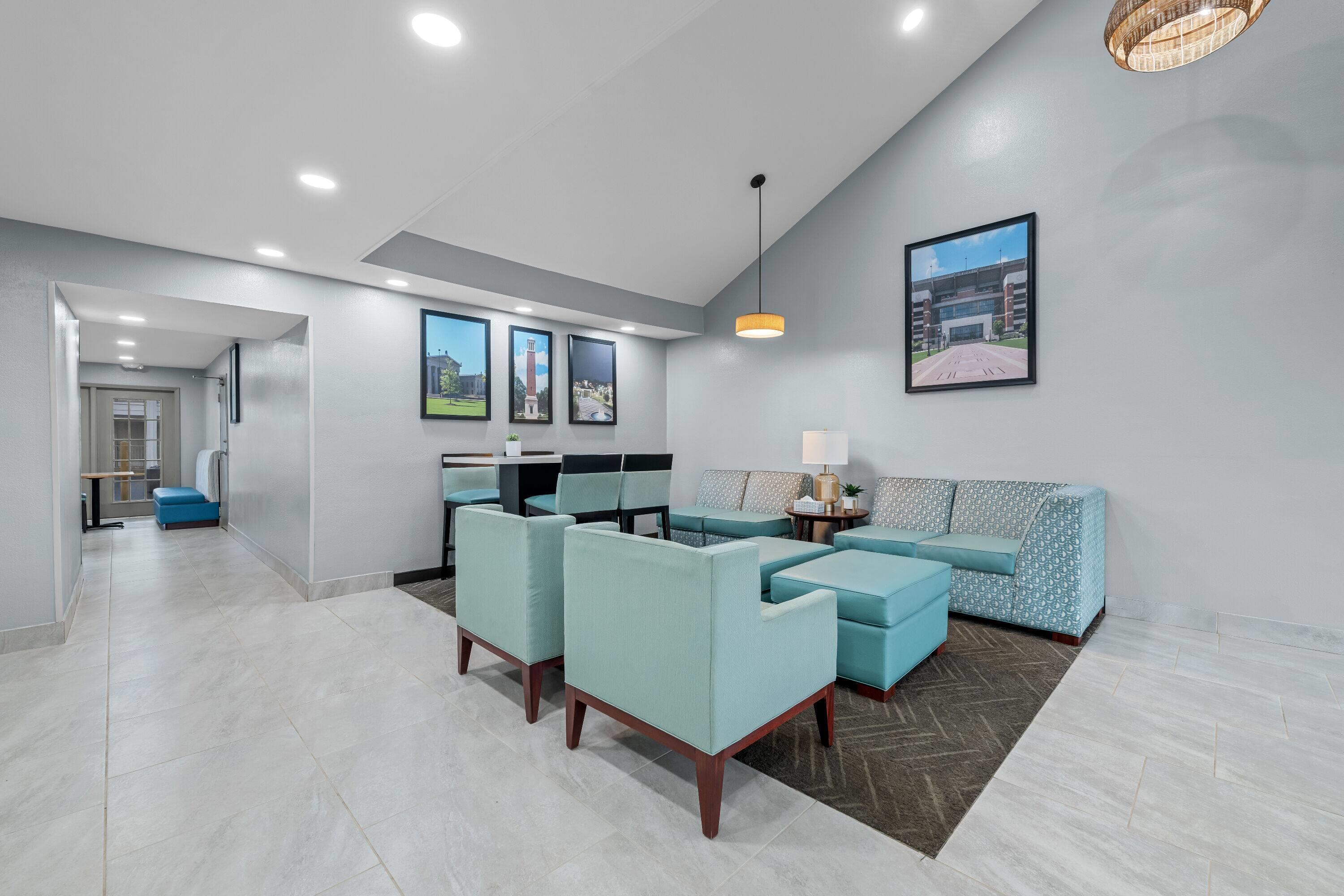 Lobby | Baymont by Wyndham Tuscaloosa