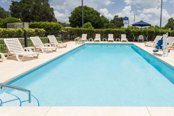 Pool - Baymont Inn & Suites Lakeland - I-4, Exit 33