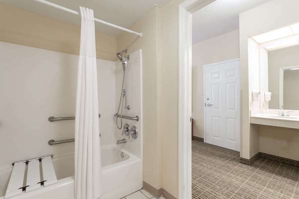  - Baymont Inn & Suites Lakeland - I-4, Exit 33