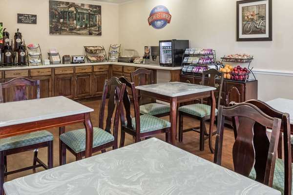  - Baymont Inn & Suites Lakeland - I-4, Exit 33